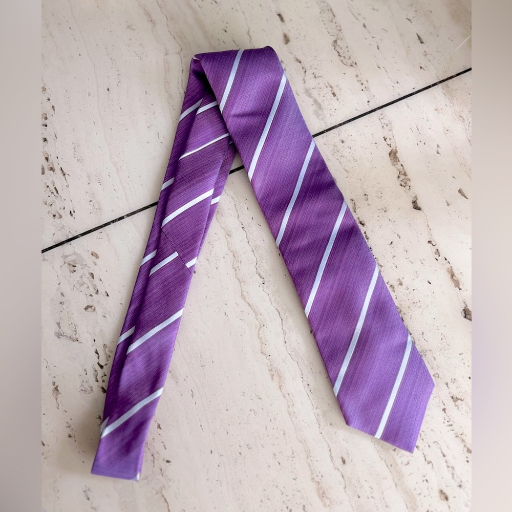 KENNETH COLE REACTION SILK STRIPED TIE